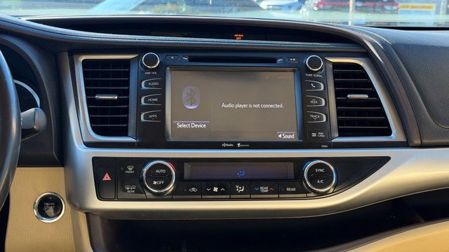 Used 2015 Toyota Highlander XLE AWD/4WD image 20