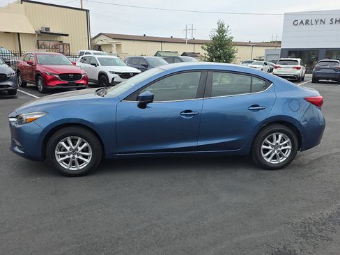 Used 2018 MAZDA MAZDA3 Sport w/ Preferred Equipment Package image 4