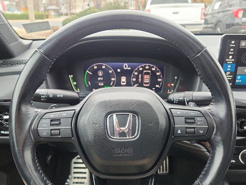Used 2024 Honda Accord Sport image 19