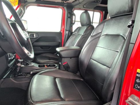 Used 2023 Jeep Wrangler Unlimited Sahara AWD/4WD image 18