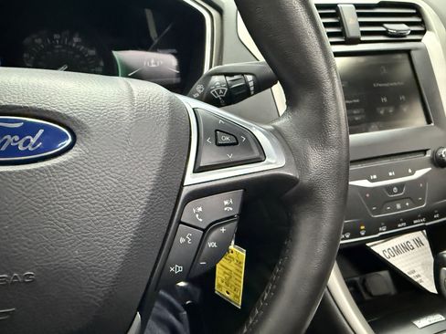 Used 2014 Ford Fusion SE w/ Equipment Group 202A image 17