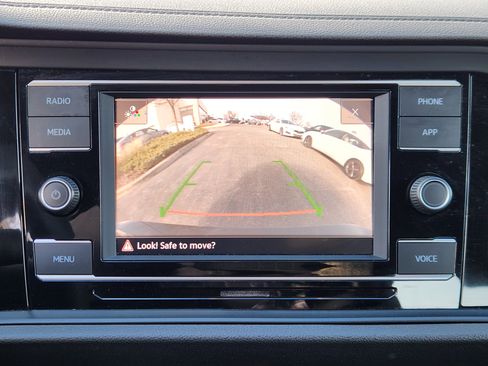 Used 2023 Volkswagen Jetta Sport image 13