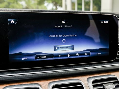 Used 2025 Mercedes-Benz GLS 580 4MATIC image 65