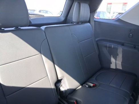 Used 2021 Chevrolet Traverse RS image 11