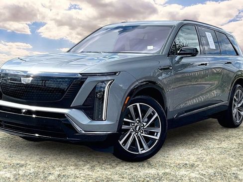 Certified 2026 Cadillac Vistiq Sport w/ LPO, Floor Liner Package AWD/4WD image 3