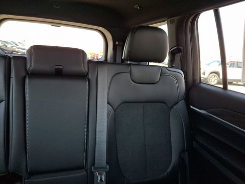 New 2026 Jeep Grand Cherokee L 4WD image 15