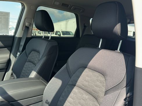 New 2025 Nissan Pathfinder SV w/ Black Appearance Package image 11