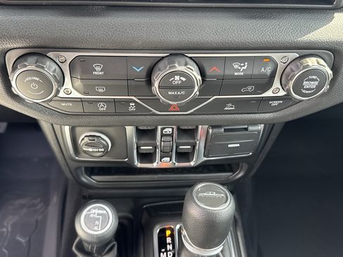 New 2026 Jeep Gladiator Sport AWD/4WD image 19
