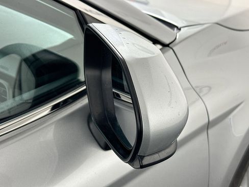 Used 2021 Toyota Camry LE image 10