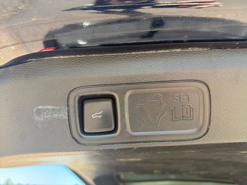 Used 2020 Ford Expedition XLT w/ Equipment Group 202A AWD/4WD image 7