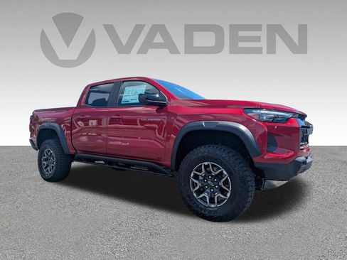 New 2026 Chevrolet Colorado ZR2 w/ Technology Package AWD/4WD image 3