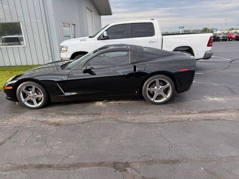 Used 2007 Chevrolet Corvette Coupe RWD image 2