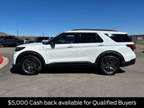 New 2026 Ford Explorer ST-Line w/ ST-Line Street Pack AWD/4WD image 2