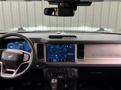 Used 2025 Ford Bronco Outer Banks AWD/4WD image 33