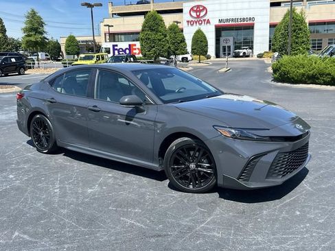 Used 2025 Toyota Camry SE w/ Convenience Package FWD image 2