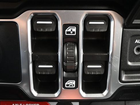 Used 2024 Jeep Wrangler Unlimited Sport AWD/4WD image 23