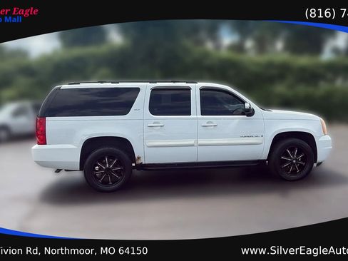 Used 2008 GMC Yukon XL SLT w/ SLT Preferred Equipment Group AWD/4WD image 6