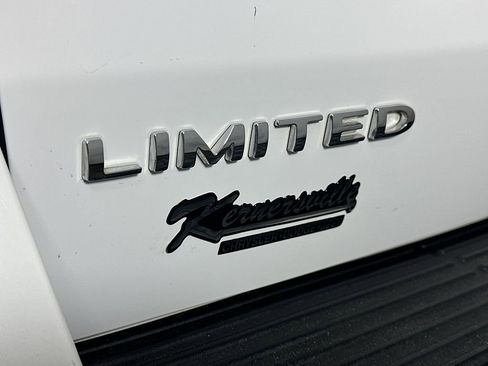 Used 2018 Ford Expedition Limited w/ Equipment Group 301A RWD image 29