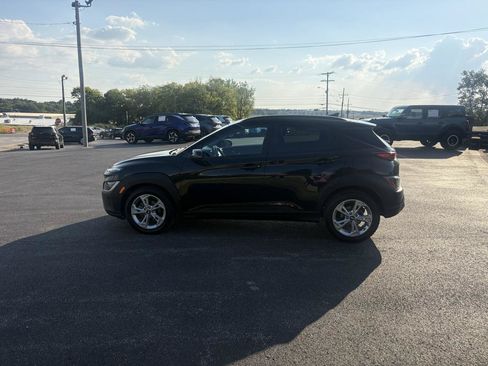 Used 2023 Hyundai Kona SEL w/ Convenience Package FWD image 2