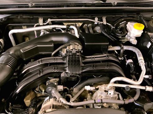 Used 2020 Subaru Outback Premium image 28