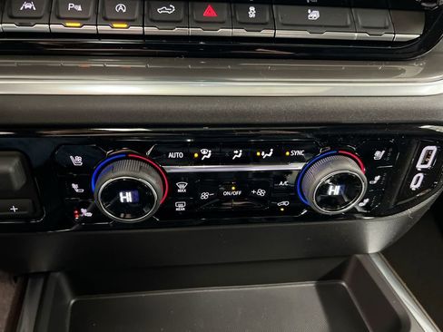 New 2026 Chevrolet Silverado 1500 High Country w/ Technology Package AWD/4WD image 17