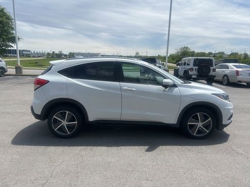 Used 2022 Honda HR-V EX-L image 2