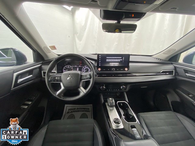 Used 2025 Mitsubishi Outlander SE FWD image 14