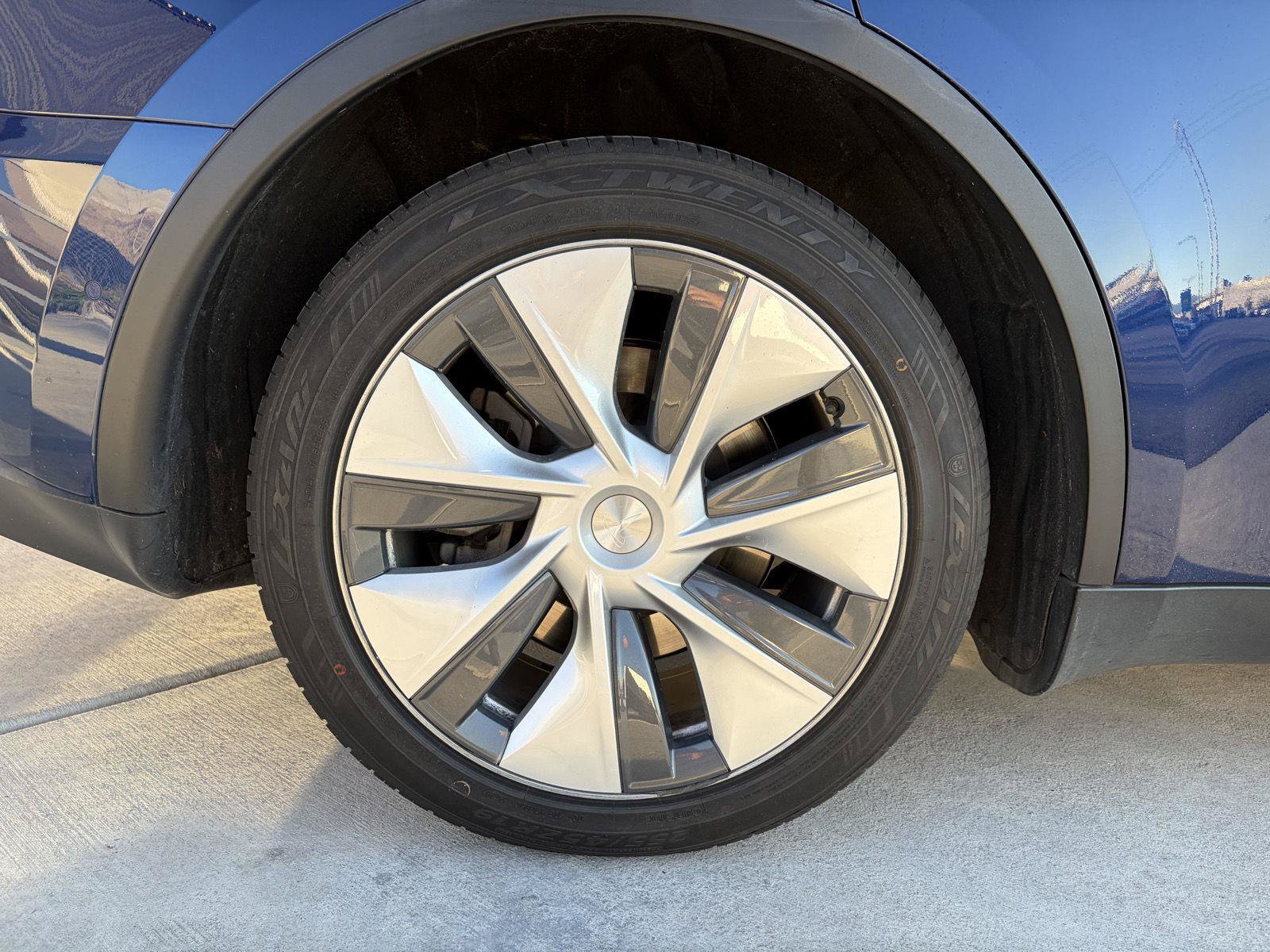 Used 2022 Tesla Model Y Long Range AWD/4WD image 9