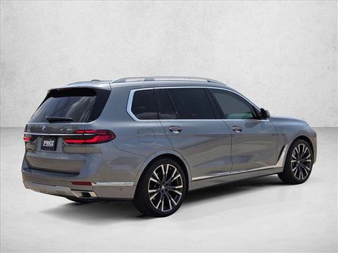 Used 2025 BMW X7 xDrive40i w/ Premium Package AWD/4WD image 5
