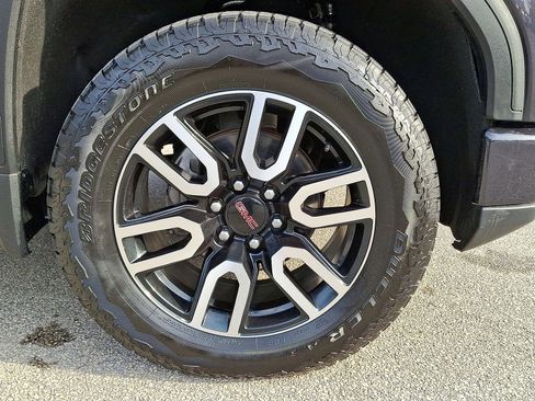 Certified 2022 GMC Sierra 1500 AT4 w/ AT4 Premium Package image 27