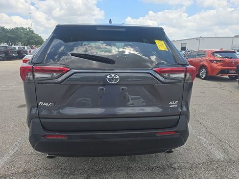 Used 2025 Toyota RAV4 XLE AWD/4WD image 5