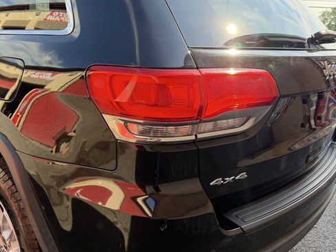 Used 2018 Jeep Grand Cherokee Laredo AWD/4WD image 10