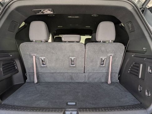 Used 2025 Chevrolet Traverse LT w/ LPO, Floor Liner Package FWD image 25