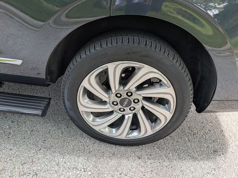 Used 2024 Lincoln Navigator Reserve AWD/4WD image 13