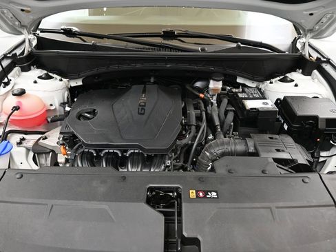 Certified 2022 Hyundai Tucson SE w/ Cargo Package image 9