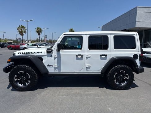 Certified 2025 Jeep Wrangler Unlimited Rubicon 4xe w/ Convenience Group AWD/4WD image 4