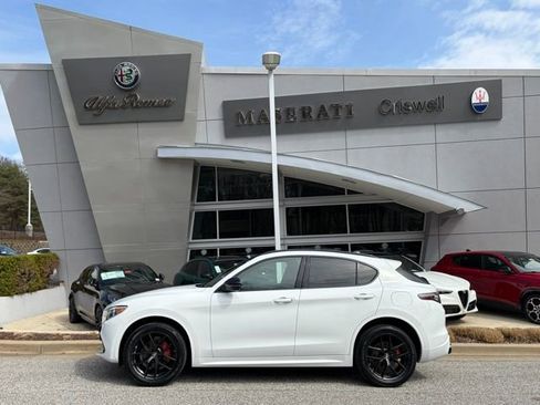 Used 2021 Alfa Romeo Stelvio Ti Sport image 7