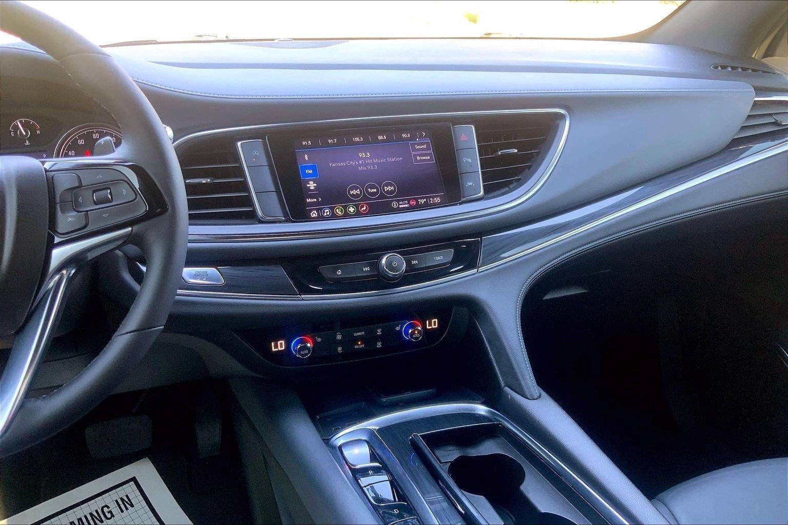 Used 2022 Buick Enclave Essence w/ Experience Buick Package FWD image 6