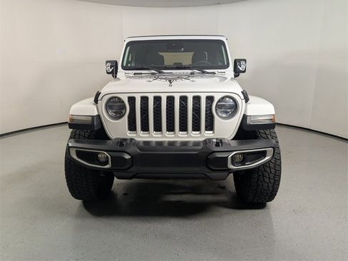 Used 2020 Jeep Gladiator Overland image 2