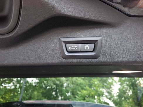 Used 2022 BMW X5 xDrive45e w/ M Sport Package AWD/4WD image 31