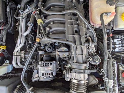 Used 2022 Jeep Wrangler Unlimited Sahara image 32