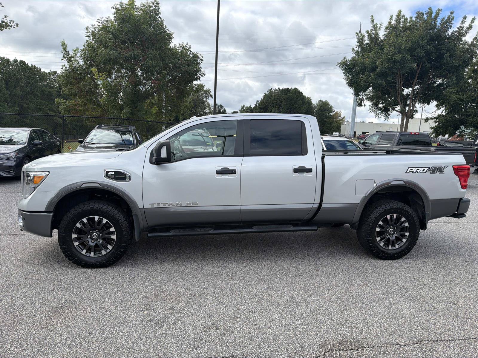 Used 2019 Nissan Titan PRO-4X w/ Pro-4x Convenience Package AWD/4WD image 6