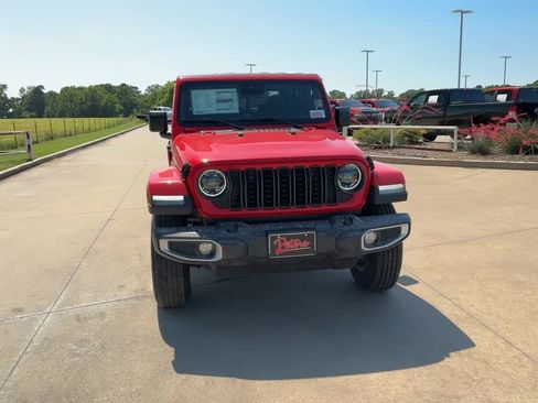 New 2024 Jeep Gladiator Sport image 3