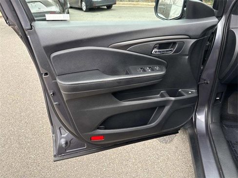 Used 2019 Honda Passport Sport image 13