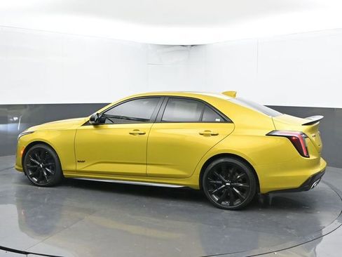 Used 2024 Cadillac CT4 V w/ LPO, ONYX Package image 7