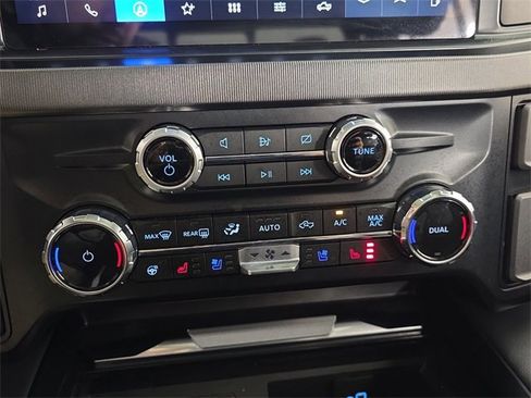 Certified 2024 Ford F250 Platinum w/ Tremor Off-Road Package image 18