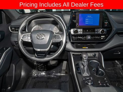 Used 2024 Toyota Highlander XSE AWD/4WD image 5