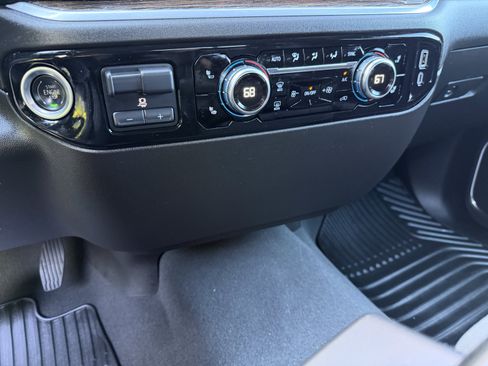 Used 2024 GMC Sierra 1500 SLE w/ Preferred Package AWD/4WD image 19