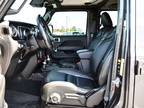 Used 2022 Jeep Wrangler Unlimited Rubicon w/ Xtreme Recon 35" Tire Package AWD/4WD image 19