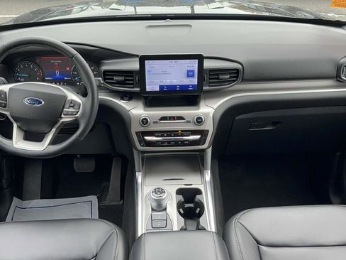 Certified 2022 Ford Explorer XLT w/ Equipment Group 202A AWD/4WD image 13